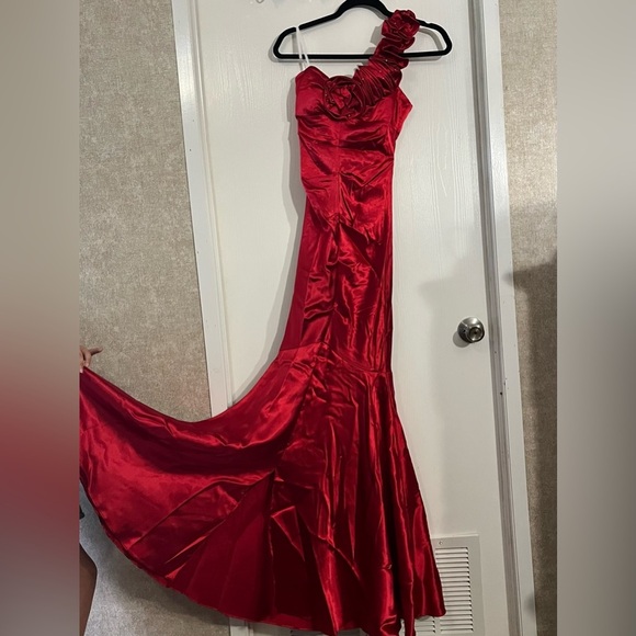 Blondie Nites Silk Red Mermaid Dress - Picture 4 of 9